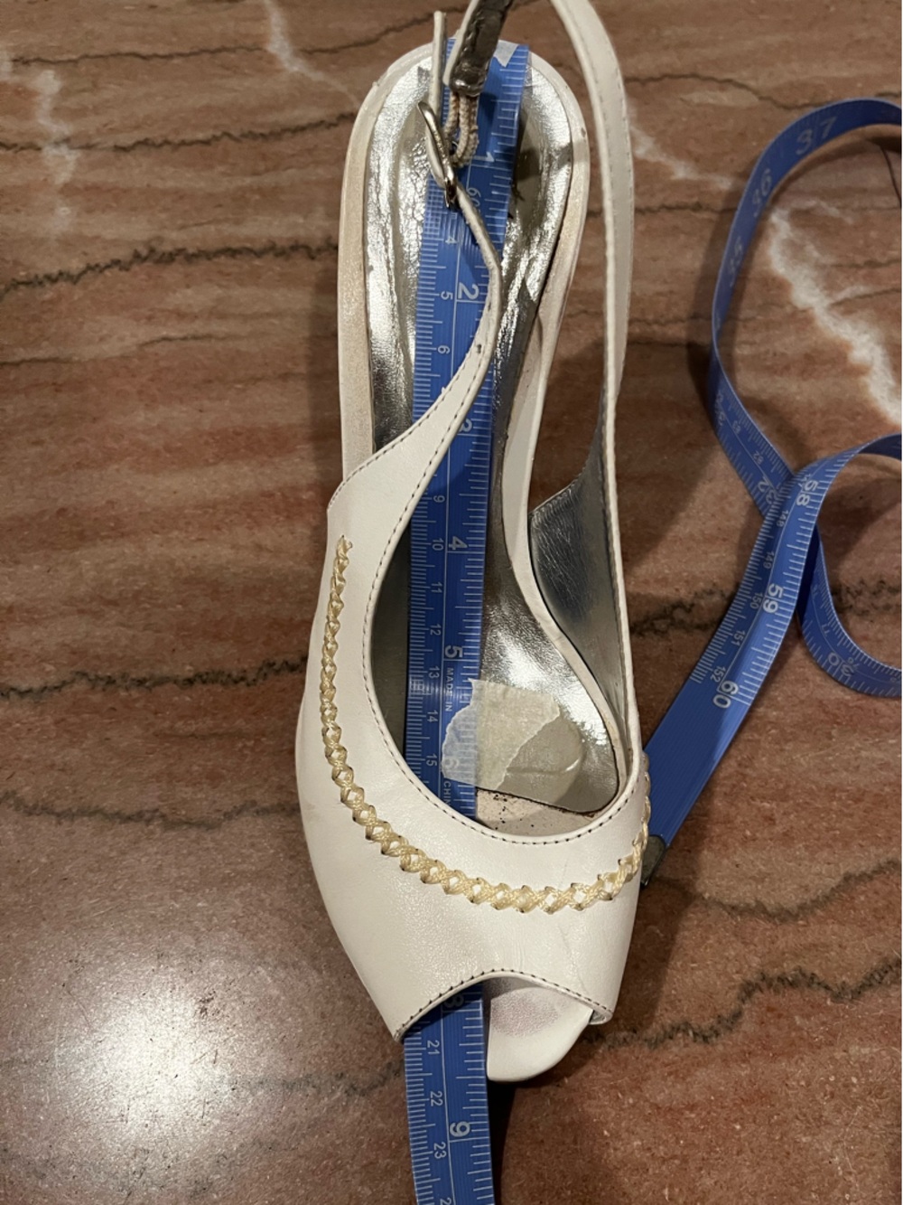 Cinderella White Slingback heels; Size 4M - Picture 11 of 12